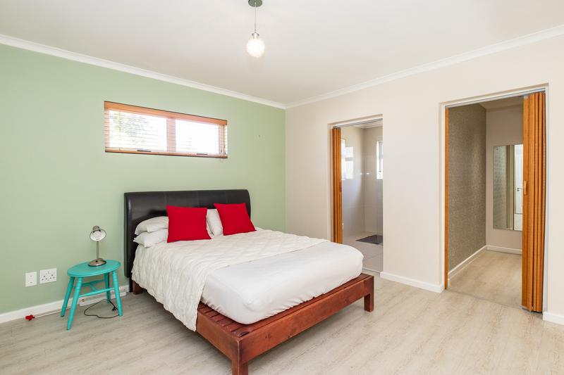 3 Bedroom Property for Sale in Constantia Western Cape